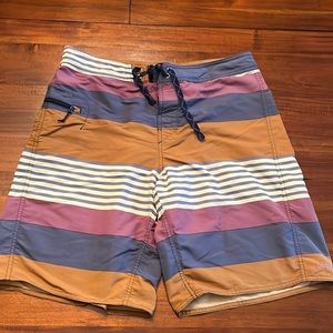 Patagonia men’s board shorts size 33